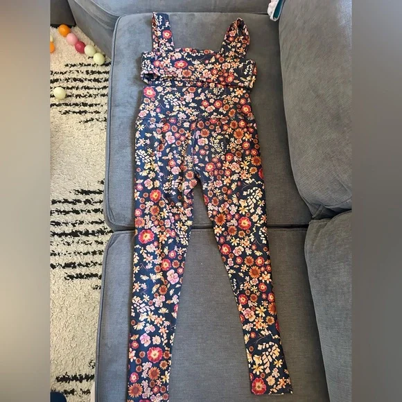 Beyond Yoga Floral Set - Picture 3 of 6